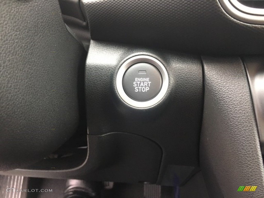 2019 Kona Limited AWD - Chalk White / Black photo #13