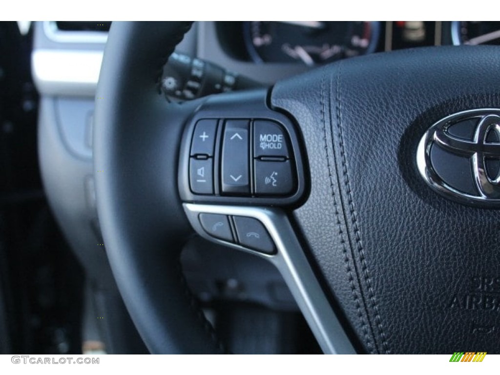 2019 Highlander XLE - Midnight Black Metallic / Black photo #17