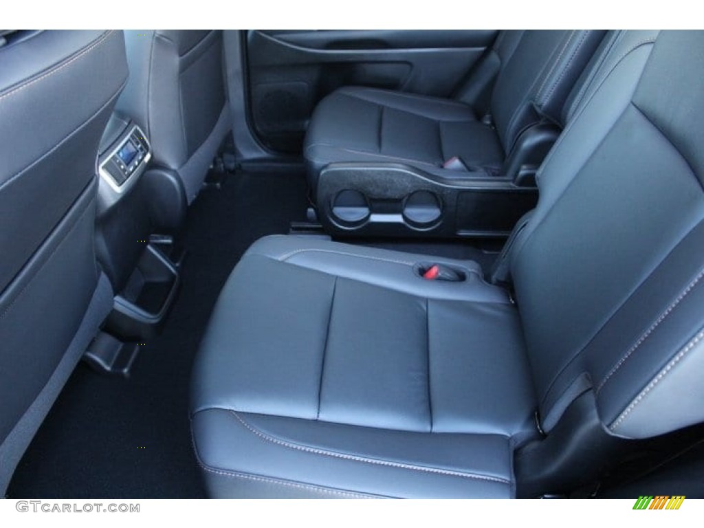 2019 Toyota Highlander XLE Rear Seat Photo #130746489