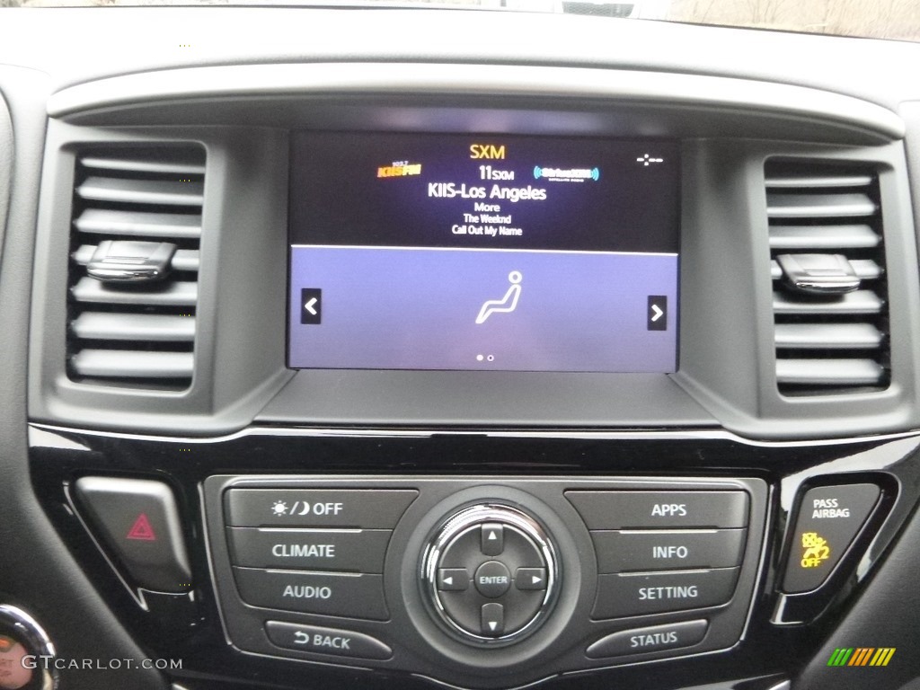 2019 Nissan Pathfinder SV 4x4 Controls Photos