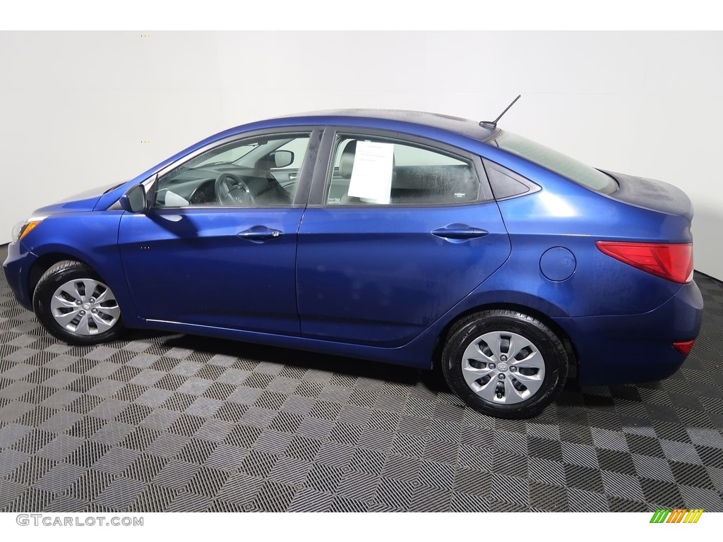 2016 Accent SE Sedan - Pacific Blue / Gray photo #8