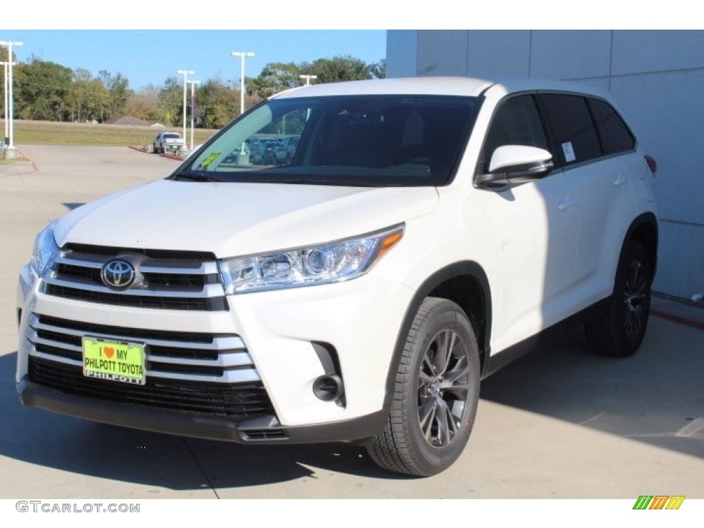 2019 Highlander LE - Blizzard Pearl White / Black photo #4