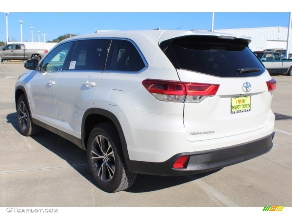 2019 Highlander LE - Blizzard Pearl White / Black photo #6