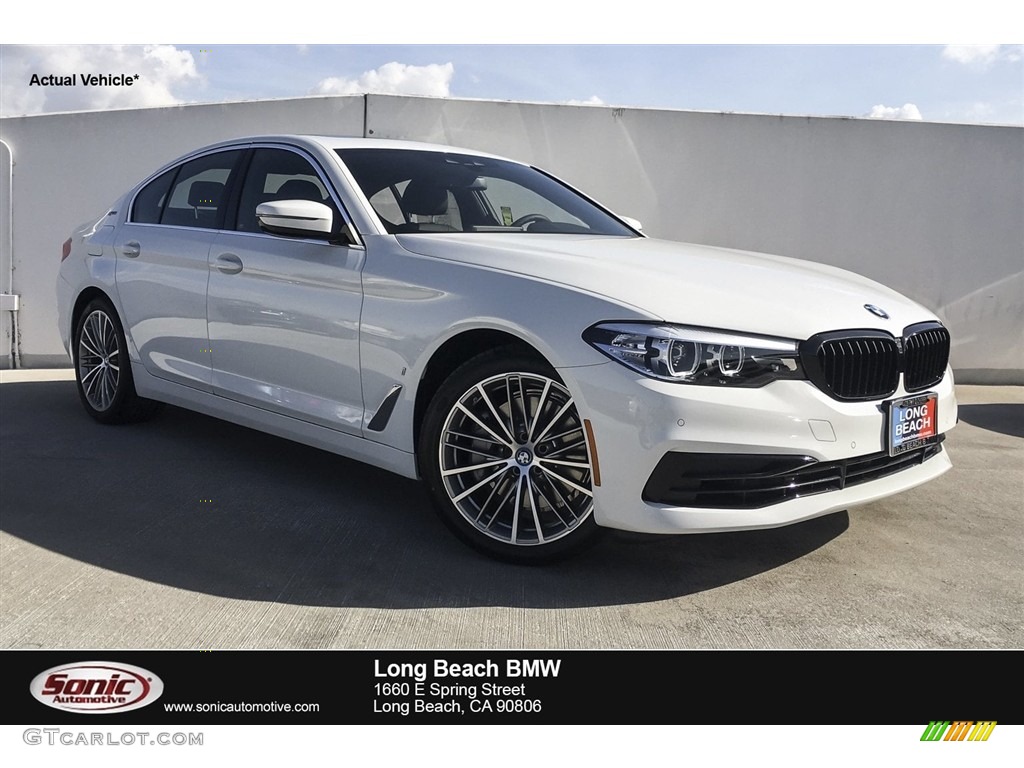 2019 5 Series 530e iPerformance Sedan - Alpine White / Black photo #1