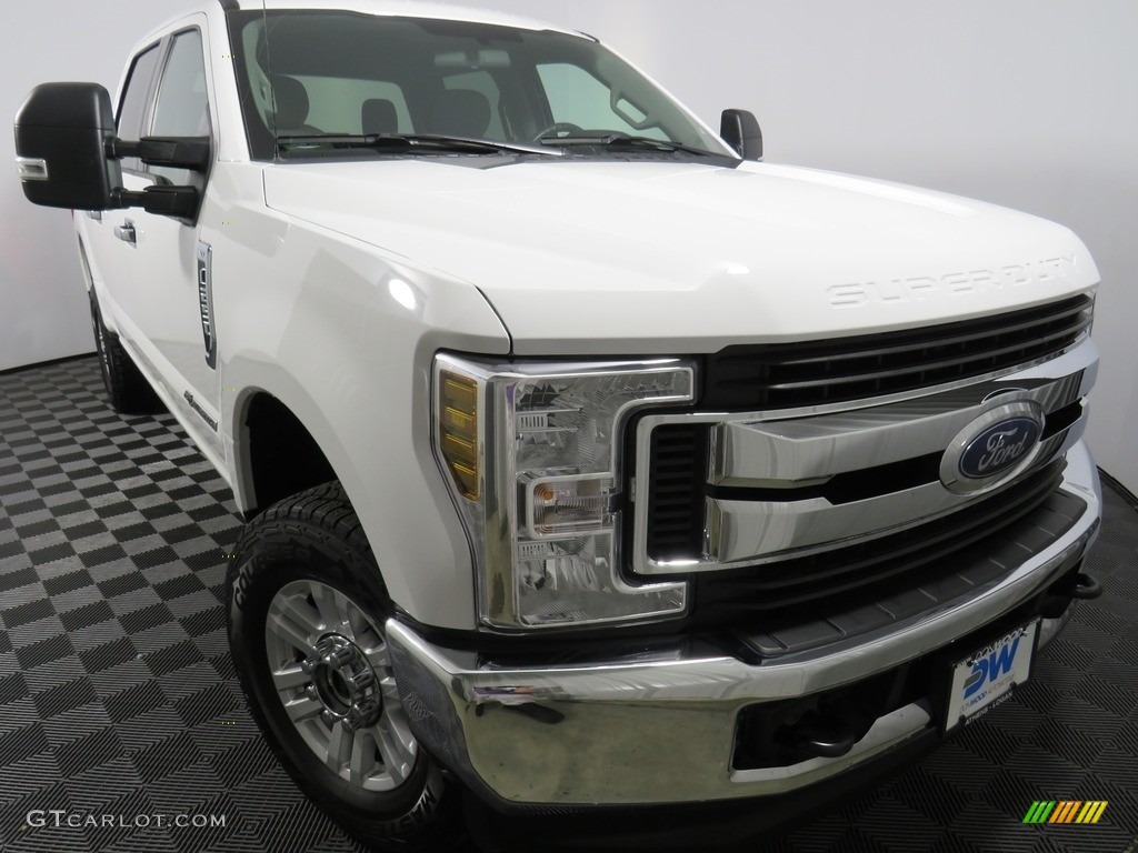 Oxford White Ford F250 Super Duty