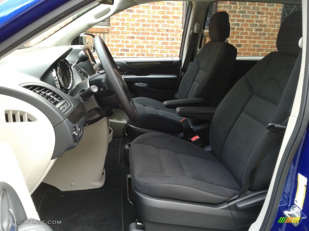 2019 Grand Caravan SE - Indigo Blue / Black/Light Graystone photo #10