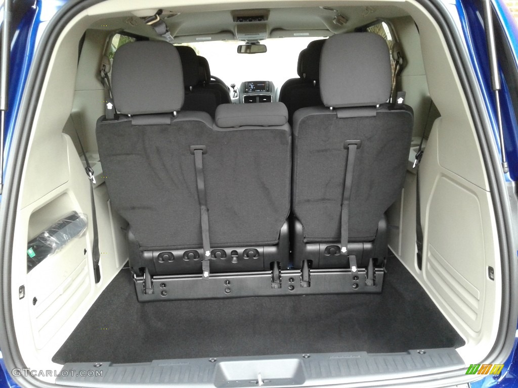 2019 Grand Caravan SE - Indigo Blue / Black/Light Graystone photo #13