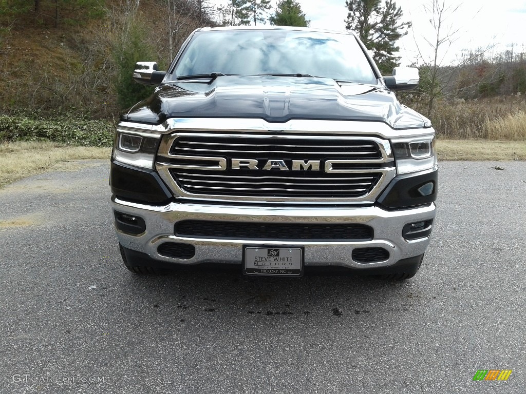 2019 1500 Laramie Crew Cab 4x4 - Diamond Black Crystal Pearl / Black photo #3