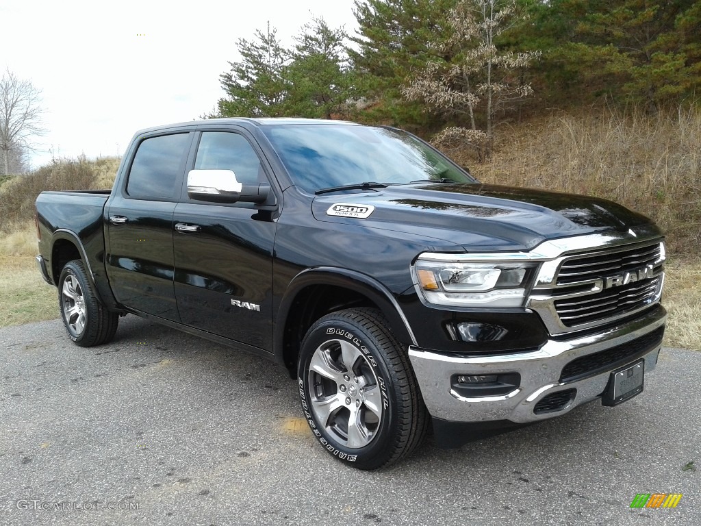 2019 1500 Laramie Crew Cab 4x4 - Diamond Black Crystal Pearl / Black photo #4