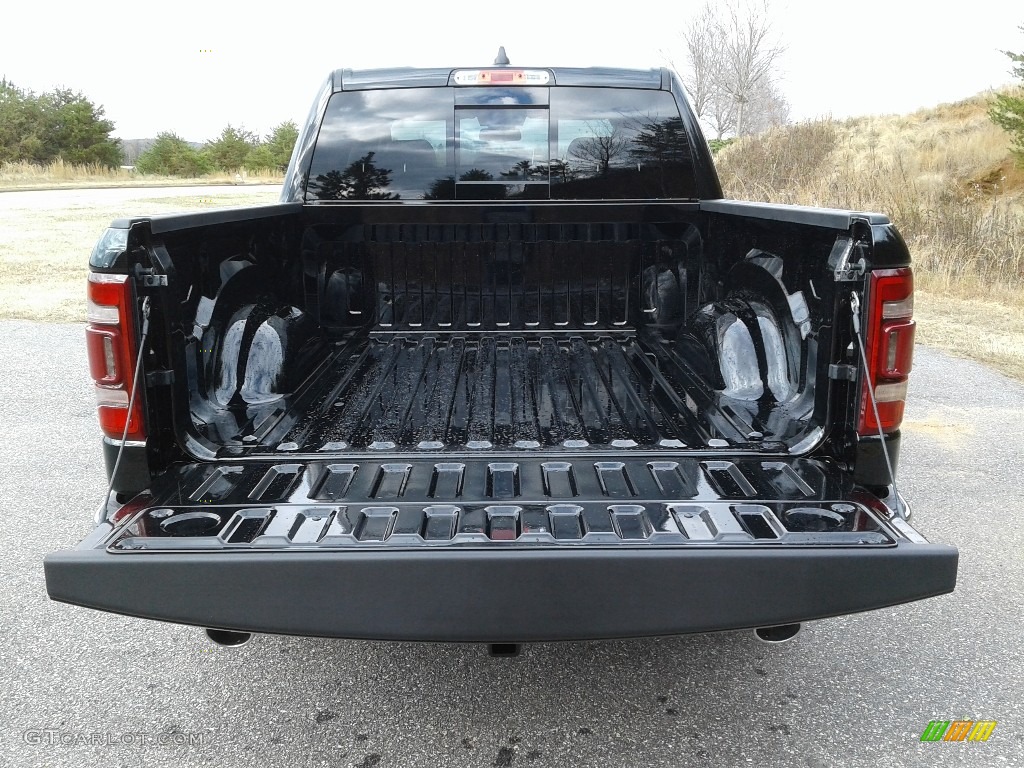 2019 1500 Laramie Crew Cab 4x4 - Diamond Black Crystal Pearl / Black photo #13