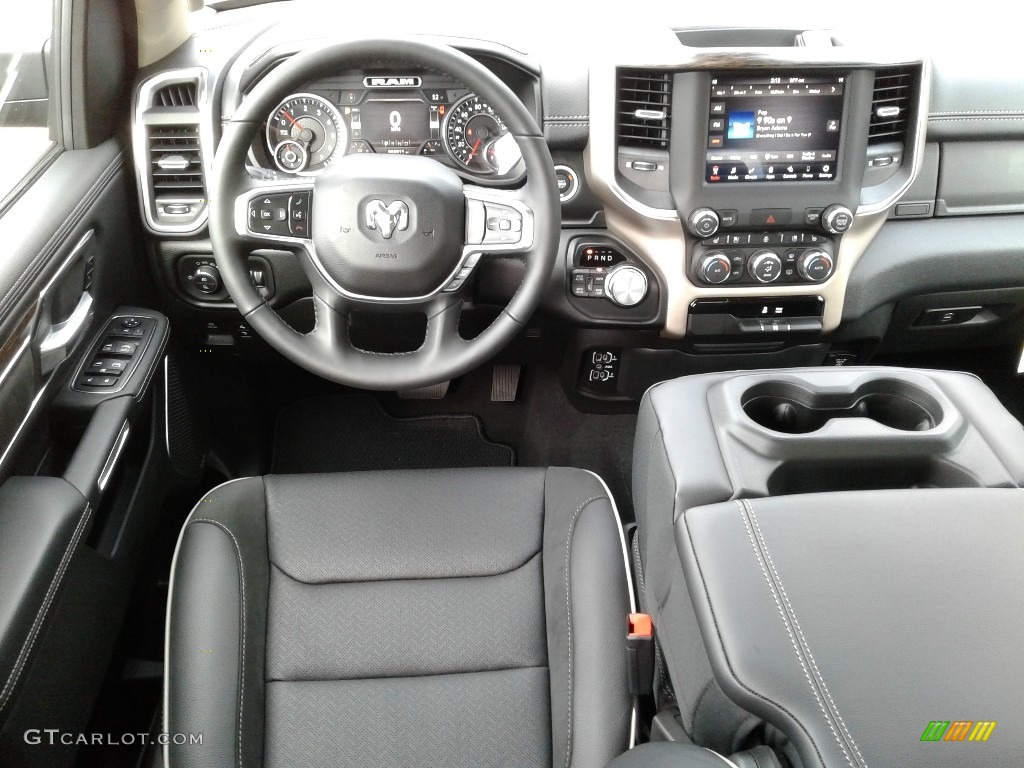 2019 1500 Laramie Crew Cab 4x4 - Diamond Black Crystal Pearl / Black photo #34