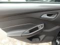 Tuxedo Black - Focus SE Hatchback Photo No. 18