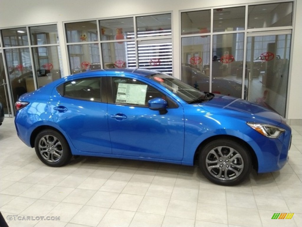 Sapphire 2019 Toyota Yaris XLE Exterior Photo #130765407
