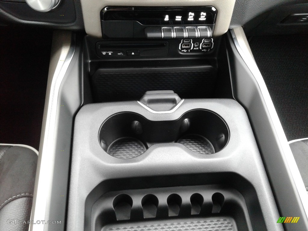 2019 1500 Laramie Crew Cab 4x4 - Diamond Black Crystal Pearl / Black photo #32