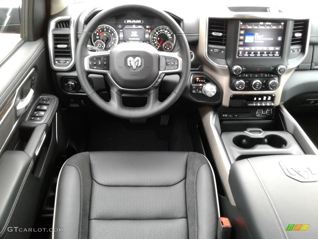 2019 1500 Laramie Crew Cab 4x4 - Diamond Black Crystal Pearl / Black photo #35