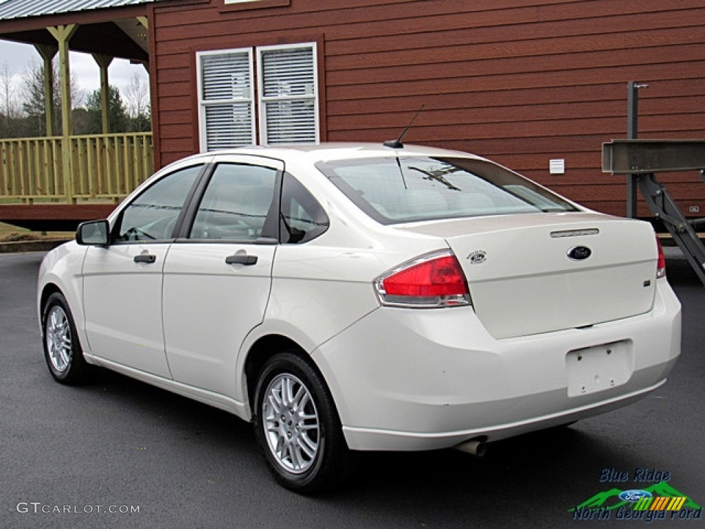 2011 Focus SE Sedan - White Suede / Medium Stone photo #3