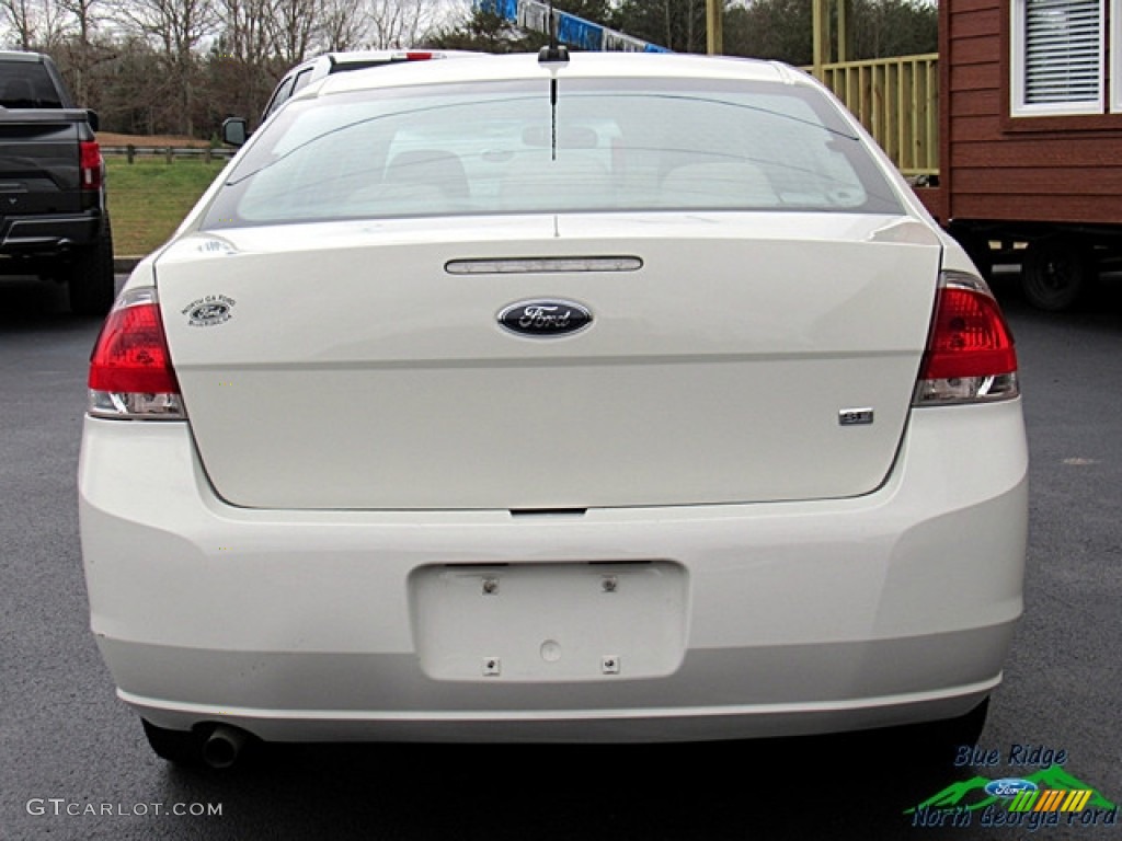 2011 Focus SE Sedan - White Suede / Medium Stone photo #4