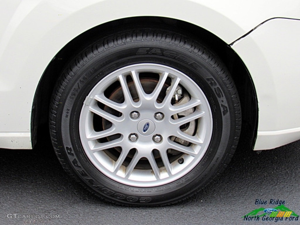 2011 Focus SE Sedan - White Suede / Medium Stone photo #9