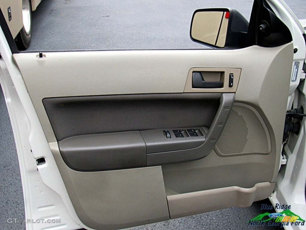 2011 Focus SE Sedan - White Suede / Medium Stone photo #10