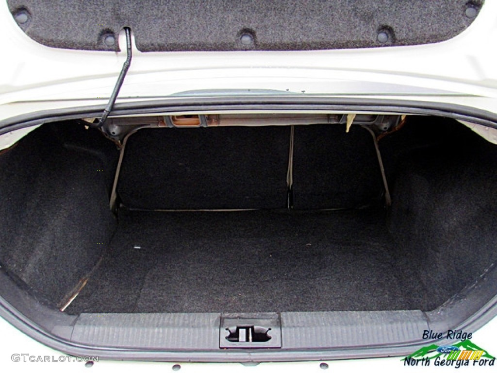 2011 Focus SE Sedan - White Suede / Medium Stone photo #17