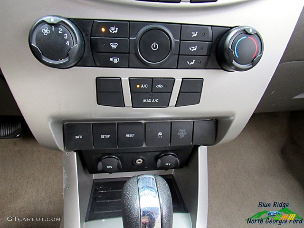 2011 Focus SE Sedan - White Suede / Medium Stone photo #23