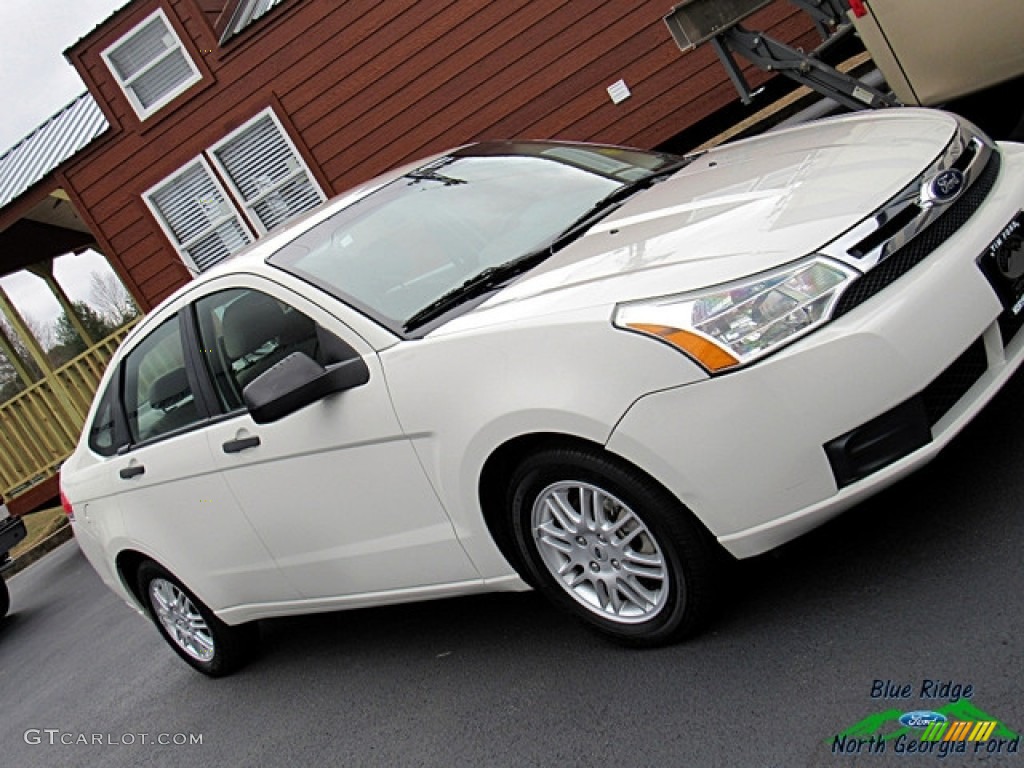 2011 Focus SE Sedan - White Suede / Medium Stone photo #27