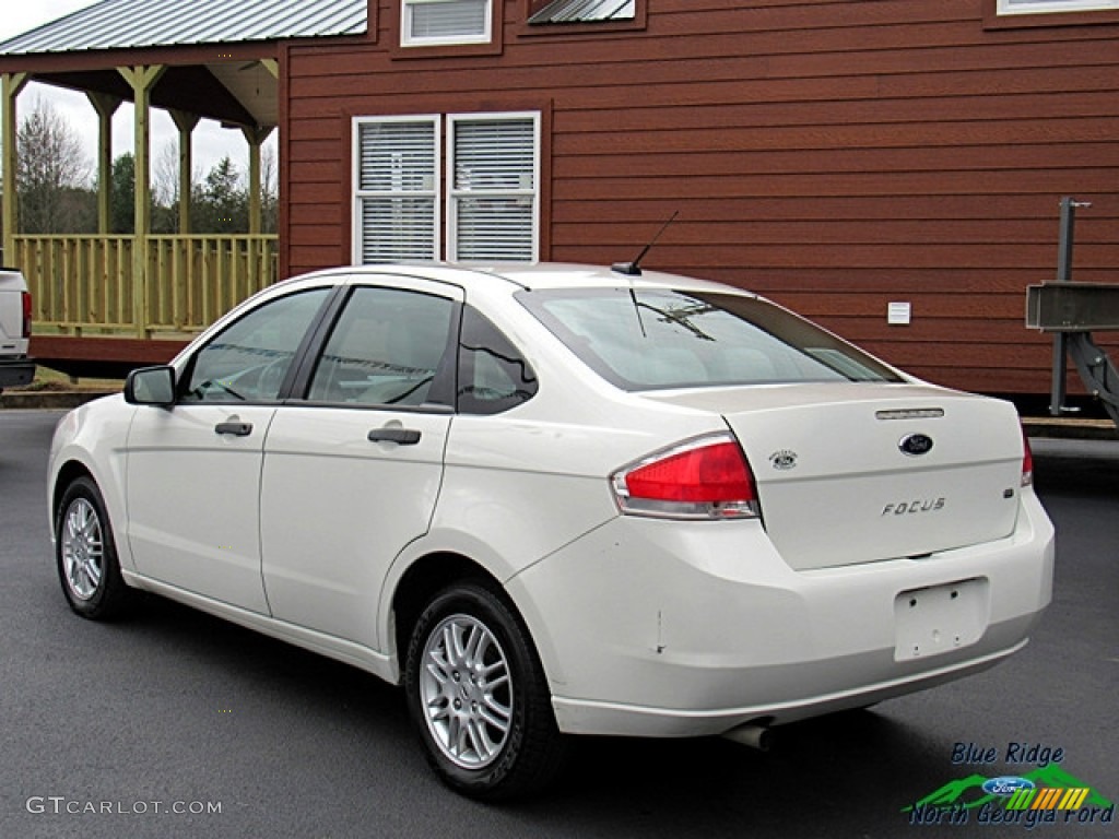 2011 Focus SE Sedan - White Suede / Medium Stone photo #3
