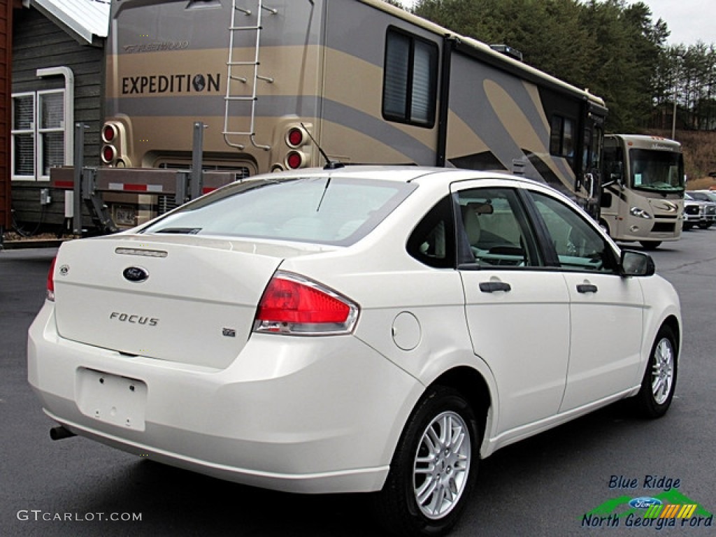 2011 Focus SE Sedan - White Suede / Medium Stone photo #5