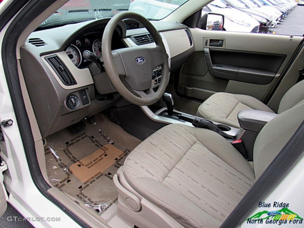 2011 Focus SE Sedan - White Suede / Medium Stone photo #11