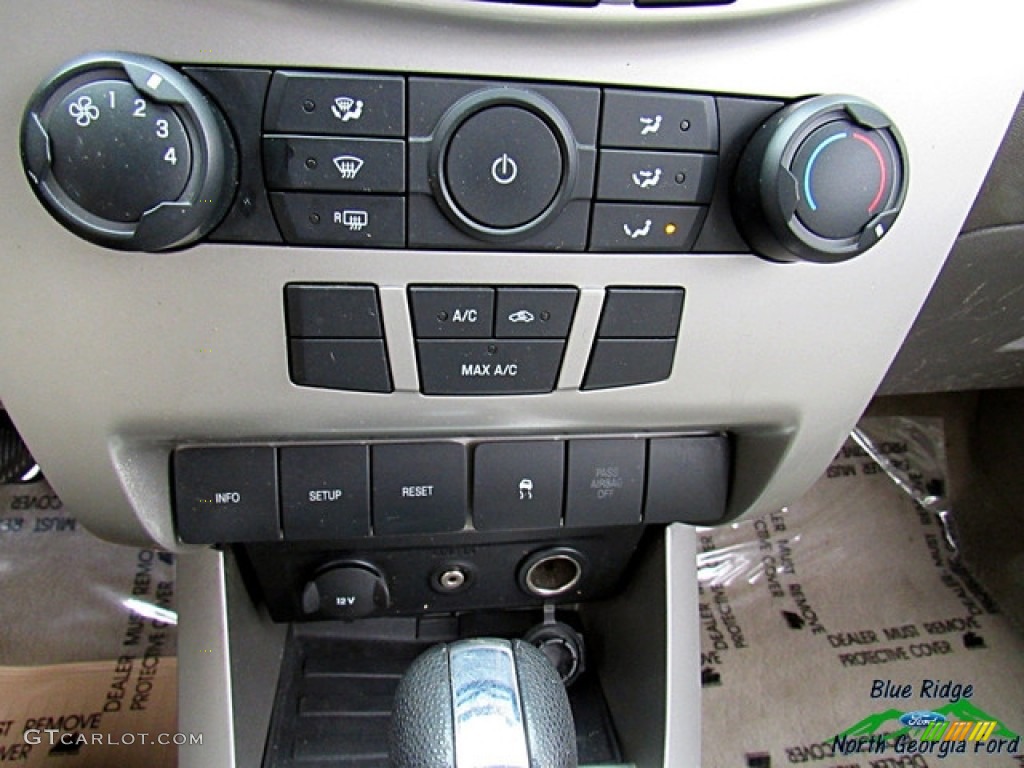 2011 Focus SE Sedan - White Suede / Medium Stone photo #23