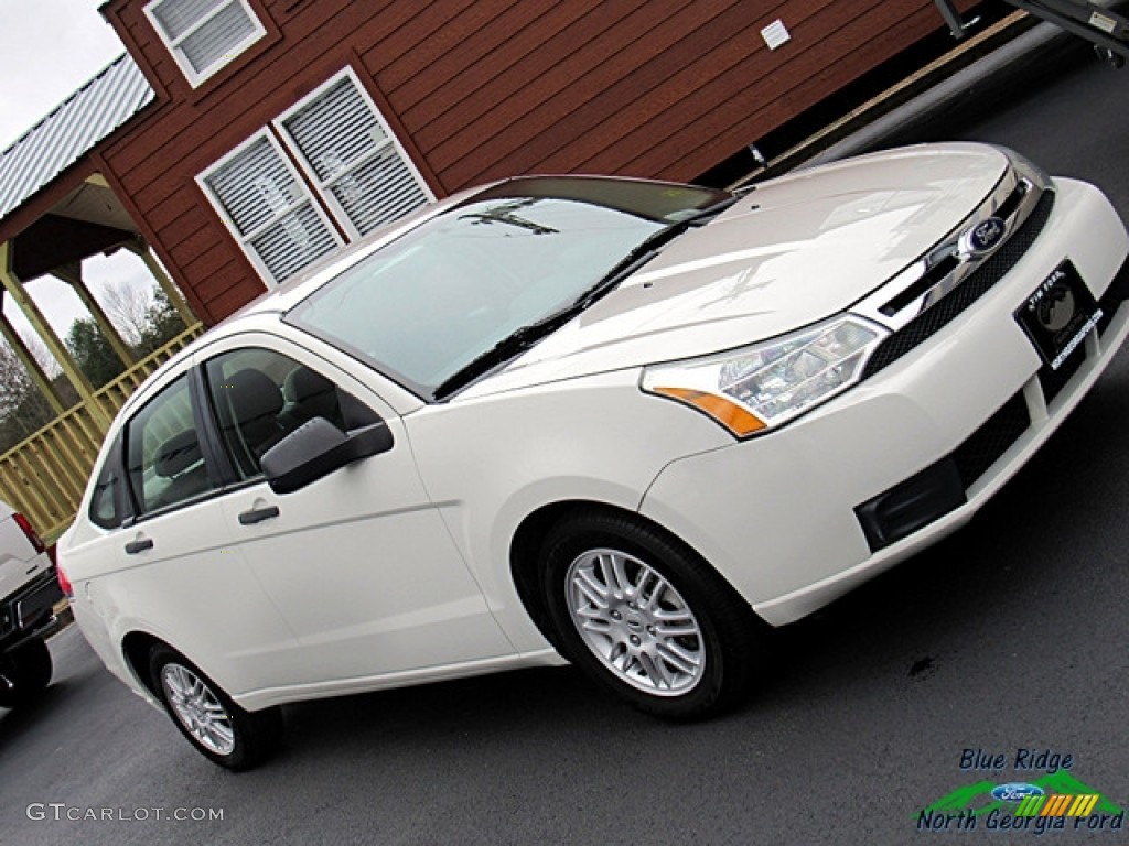 2011 Focus SE Sedan - White Suede / Medium Stone photo #27