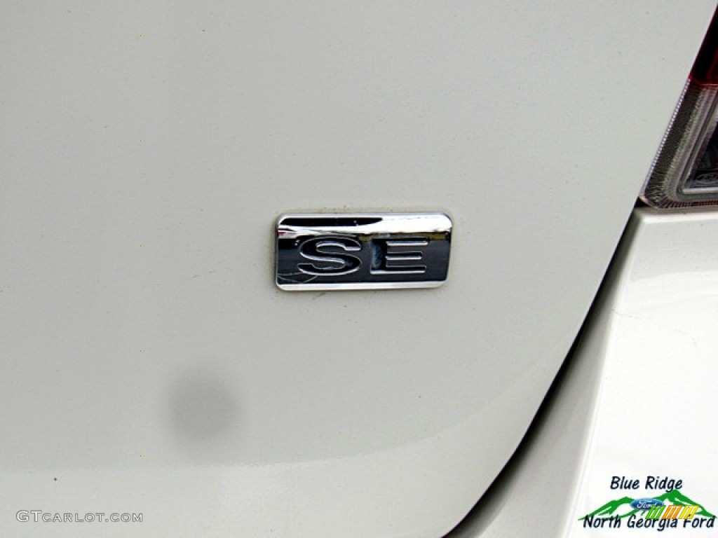 2011 Focus SE Sedan - White Suede / Medium Stone photo #30