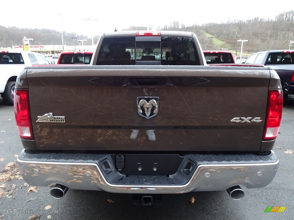 2019 1500 Classic Big Horn Crew Cab 4x4 - Walnut Brown Metallic / Mountain Brown/Light Frost Beige photo #4