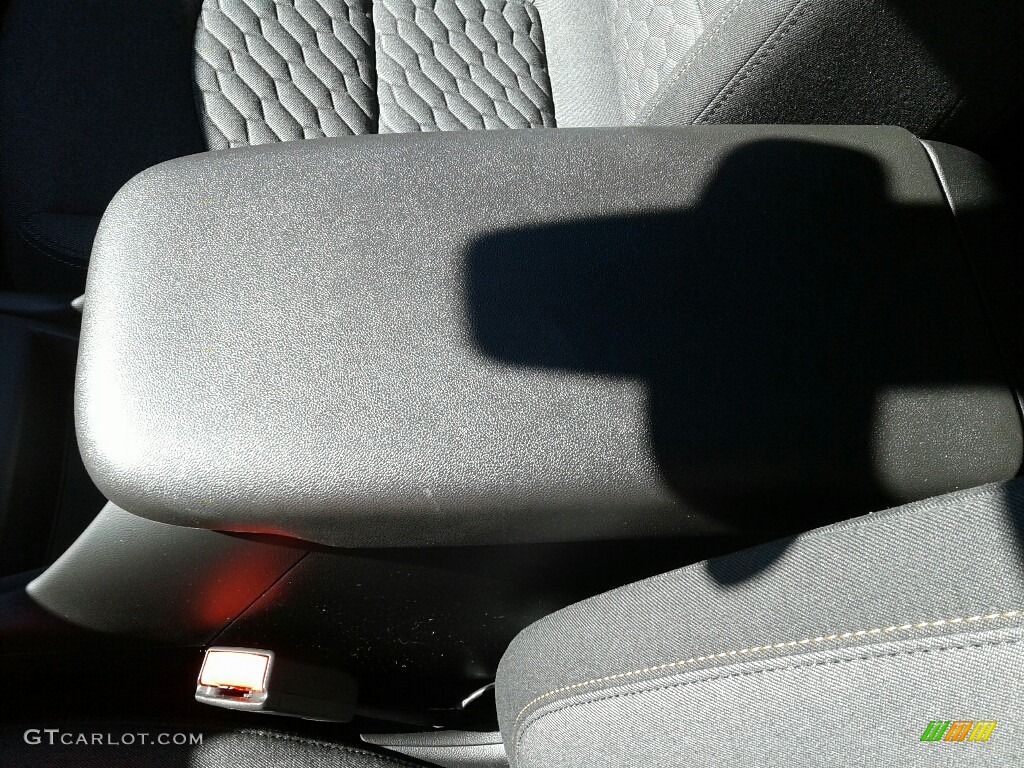 2019 Equinox LT - Summit White / Jet Black photo #18