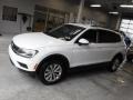 Pure White - Tiguan SE 4MOTION Photo No. 5