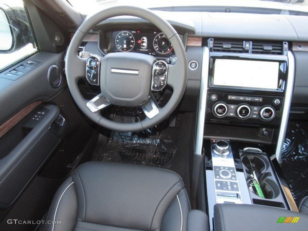 2019 Land Rover Discovery HSE Luxury Ebony Dashboard Photo #130778106