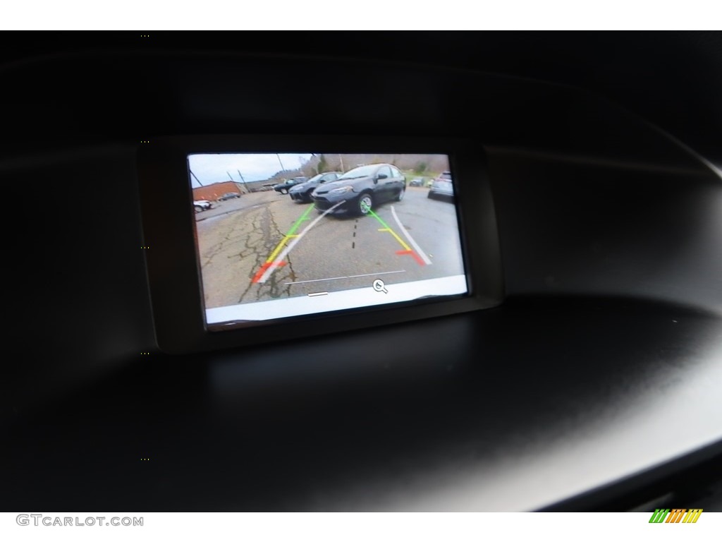 2017 Focus SE Sedan - Ingot Silver / Charcoal Black photo #3