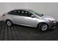 Ingot Silver - Focus SE Sedan Photo No. 4