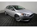 Ingot Silver - Focus SE Sedan Photo No. 5