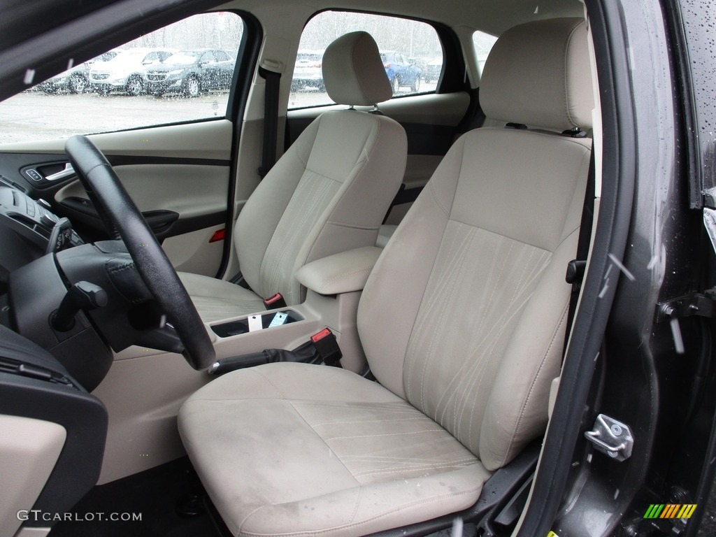2015 Focus SE Hatchback - Magnetic Metallic / Charcoal Black photo #18
