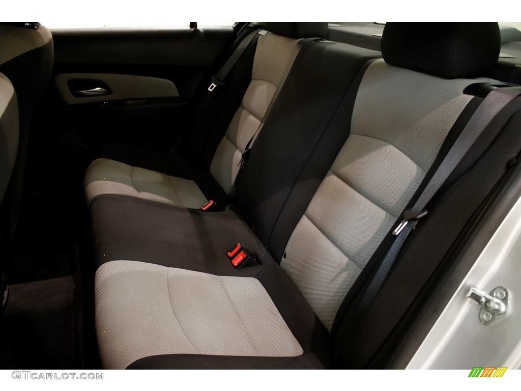 2016 Cruze Limited LS - Silver Ice Metallic / Jet Black/Medium Titanium photo #14