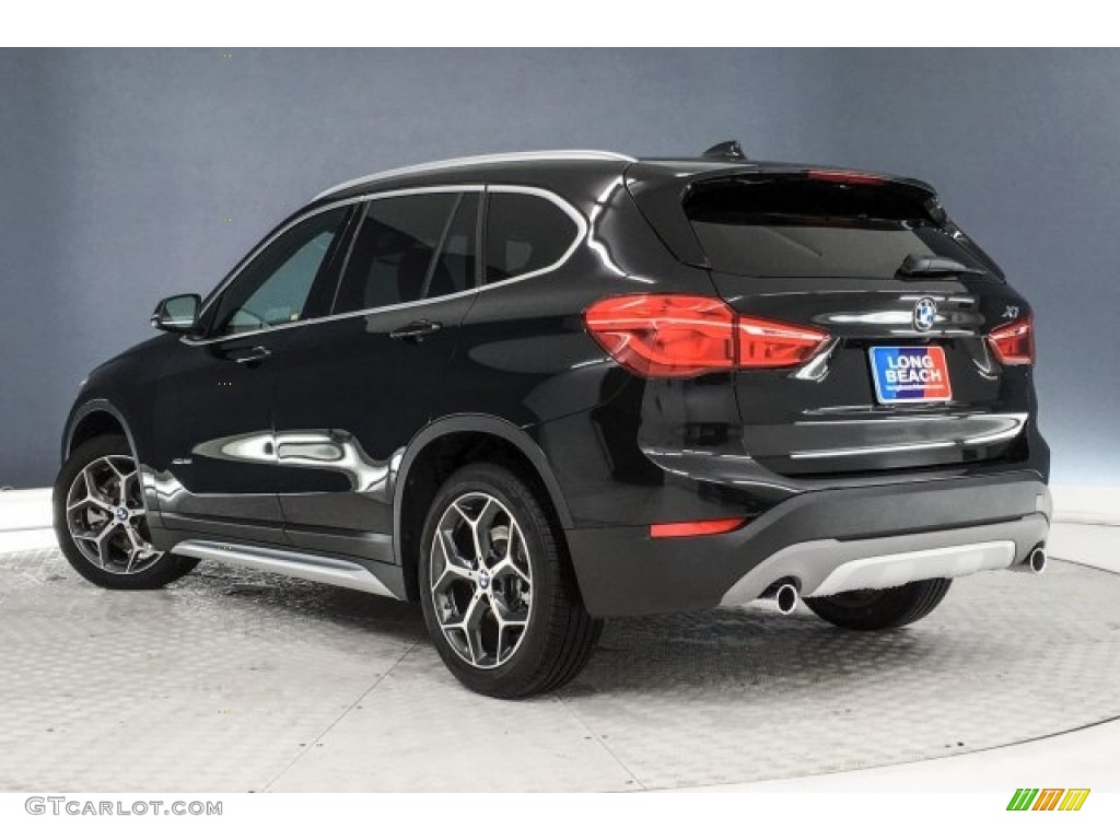 2018 X1 xDrive28i - Black Sapphire Metallic / Black photo #10