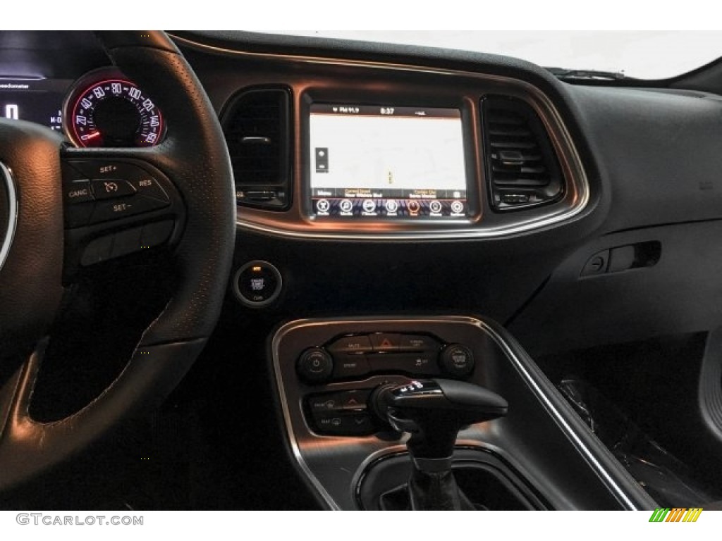 2017 Challenger SXT - Pitch Black / Black photo #5