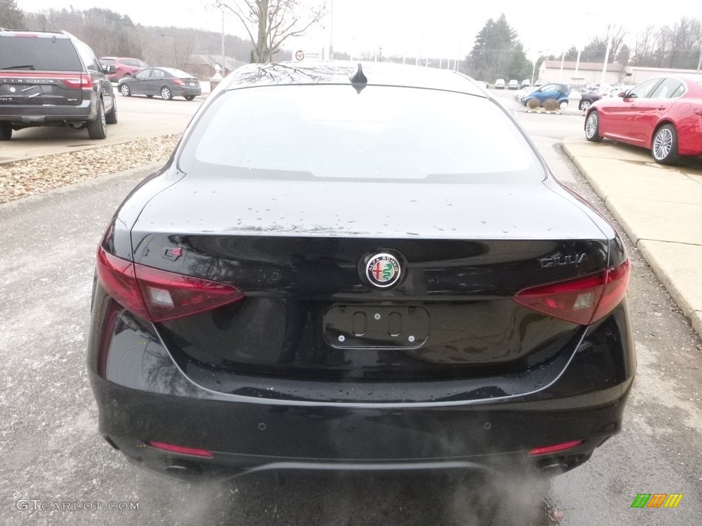 2019 Giulia Ti Sport AWD - Vulcano Black Metallic / Black photo #7