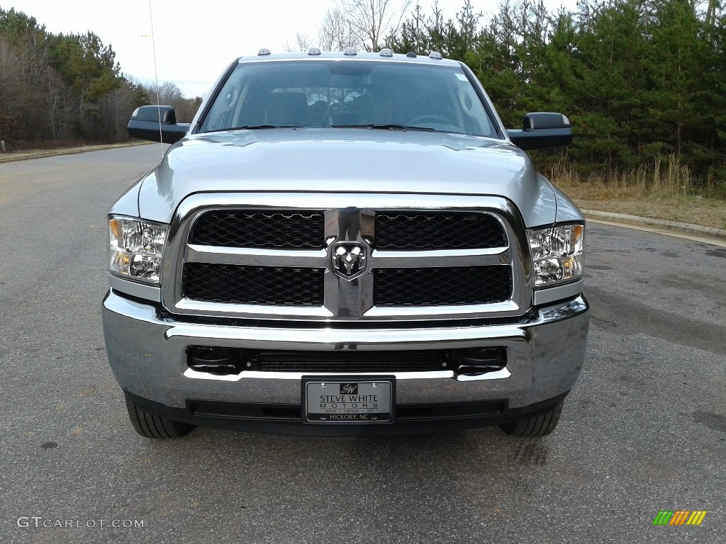 2018 3500 Tradesman Crew Cab 4x4 Dual Rear Wheel - Bright Silver Metallic / Black/Diesel Gray photo #3