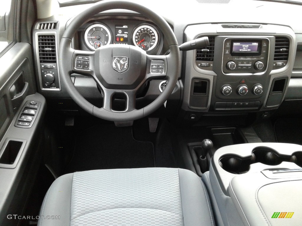 2018 3500 Tradesman Crew Cab 4x4 Dual Rear Wheel - Bright Silver Metallic / Black/Diesel Gray photo #24