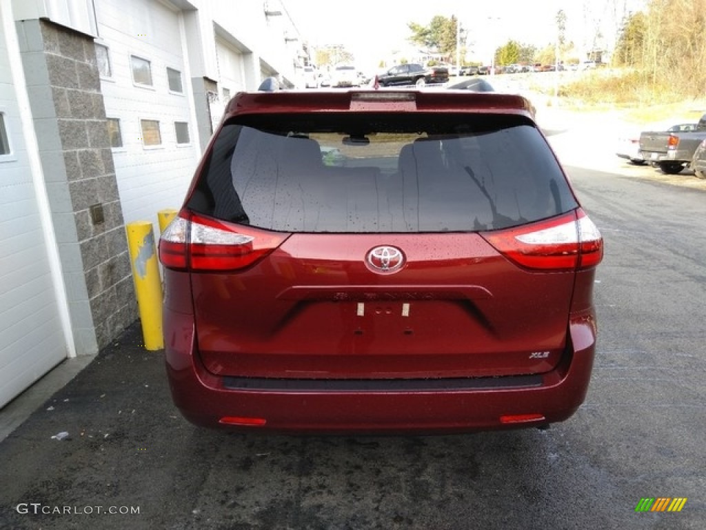 2019 Sienna XLE - Salsa Red Pearl / Dark Bisque photo #4