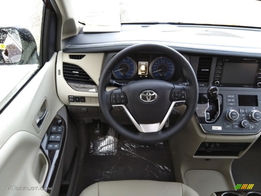 2019 Toyota Sienna XLE Dashboard Photos