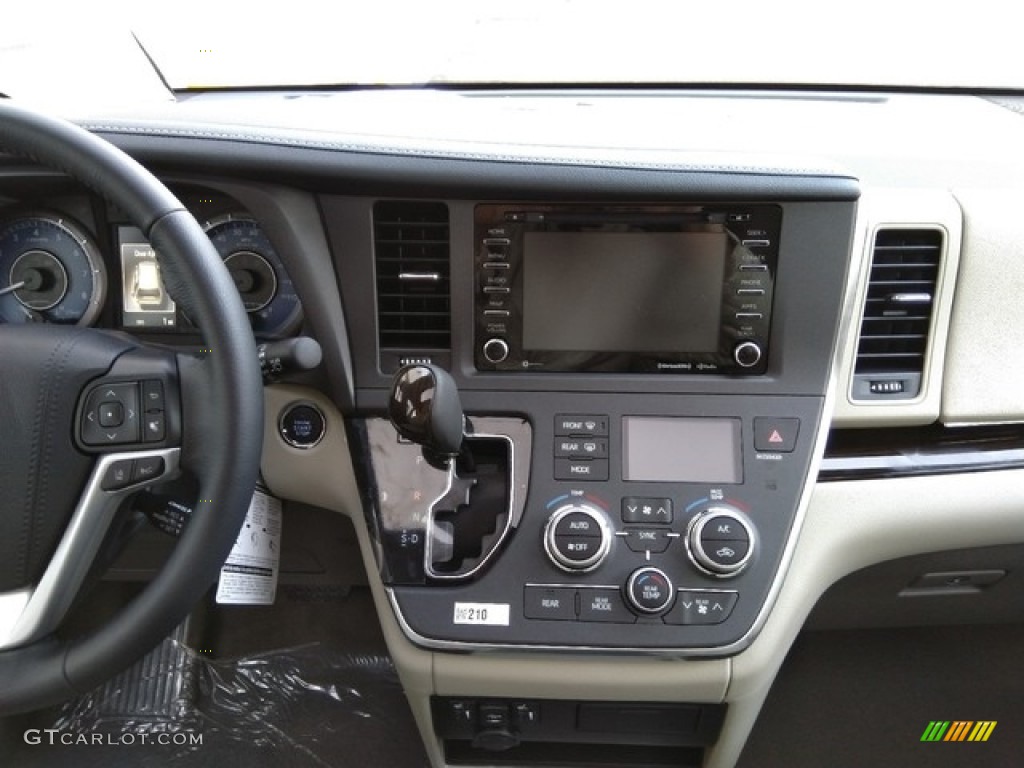 2019 Toyota Sienna XLE Controls Photo #130804422