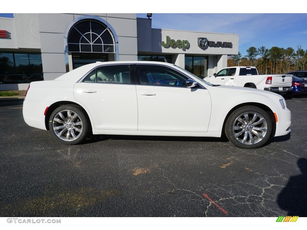 Bright White 2019 Chrysler 300 Touring Exterior Photo #130809030